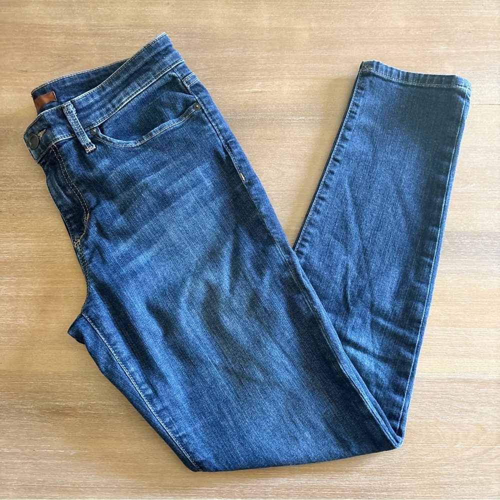 Joe’s Jeans Chandra Skinny Jeans Medium Wash, Size 28